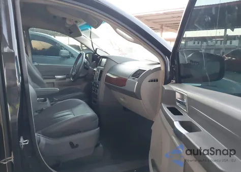 2008 Chrysler Town & Country Touring из США, поврежденный, VIN 2A8HR54P48R754252